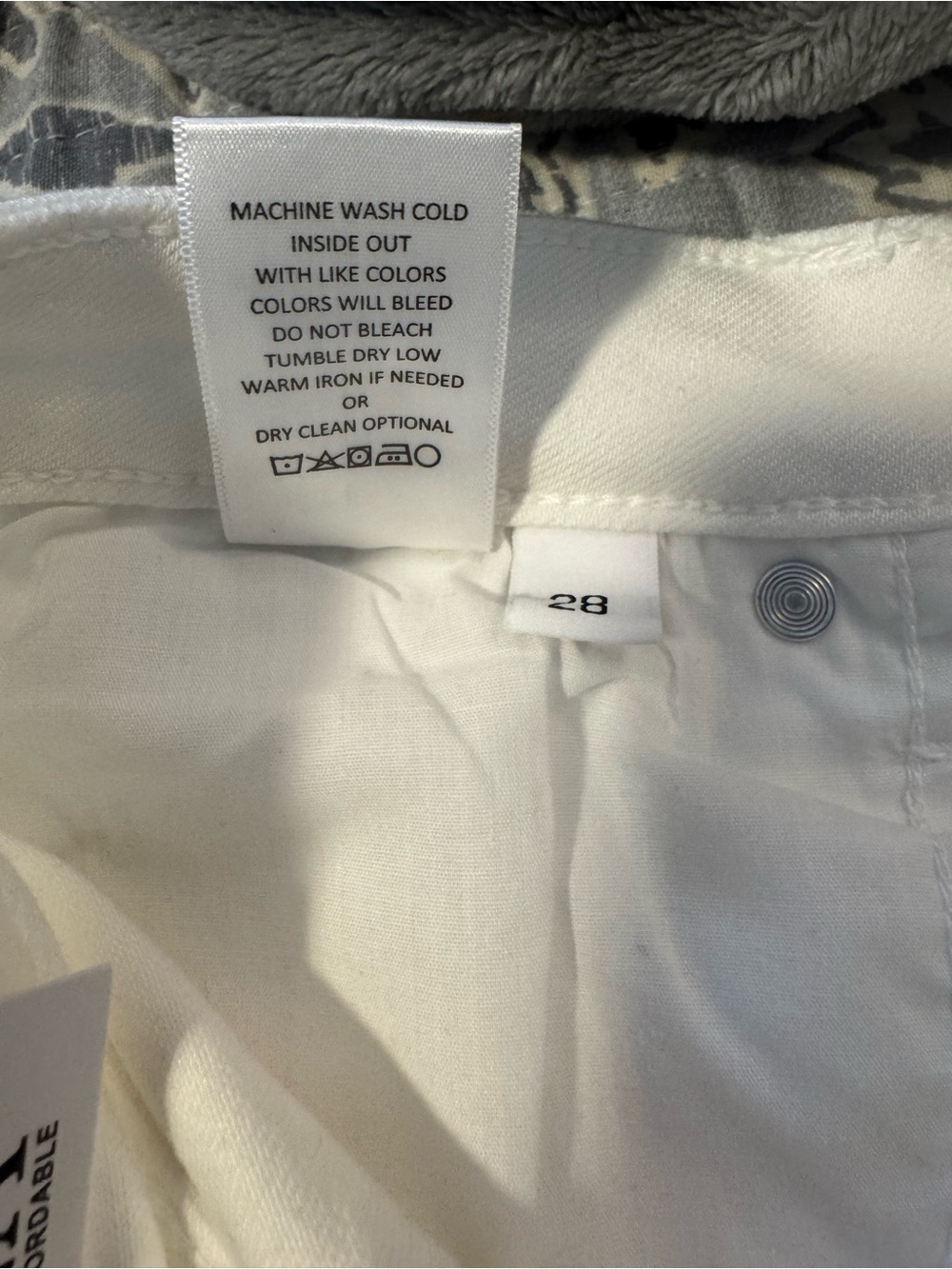 Zenana Outfitters Cream Wide-Leg High Rise Jeans. NWT. Size 28. - Picture 6 of 6